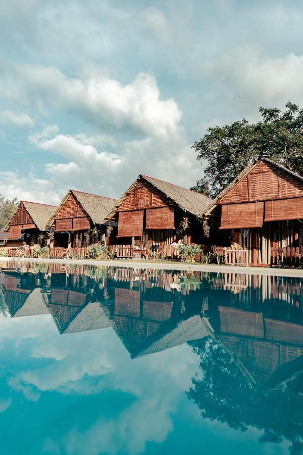 Nipoh Beach Cottage Kijal Buitenkant foto