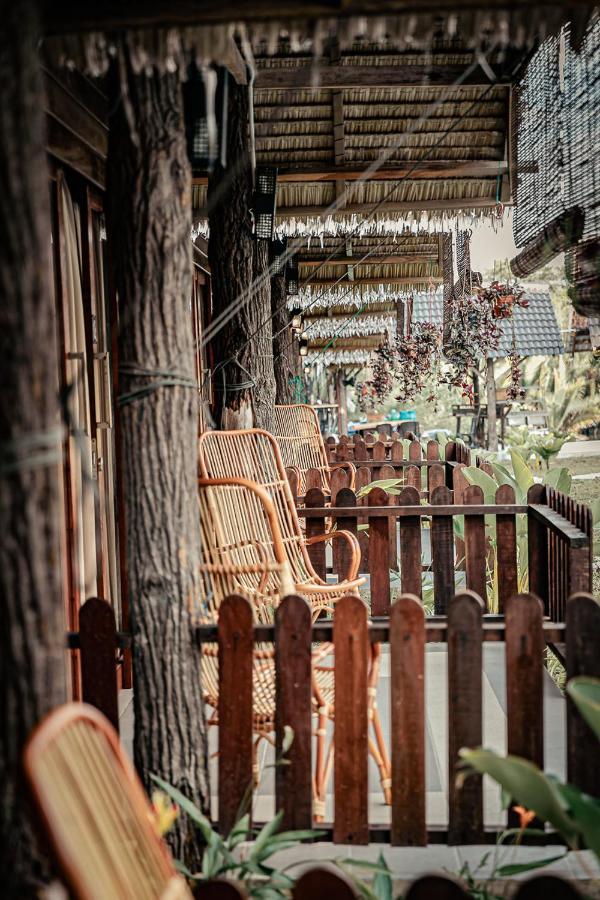 Nipoh Beach Cottage Kijal Buitenkant foto
